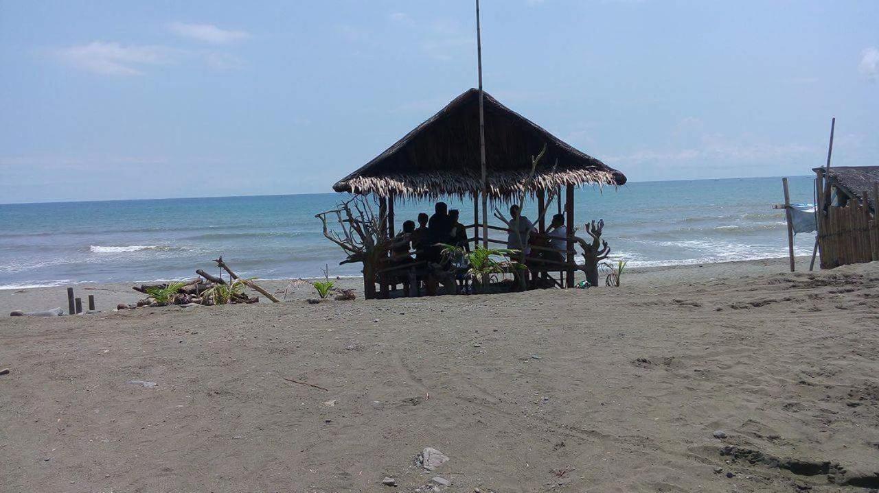 Damara Beachfront Resort Baler Exterior photo